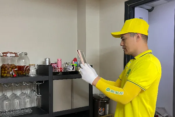 北京搬家公司哪家服务最好？中式搬家帮，凭文化与专业成家庭首选封面图